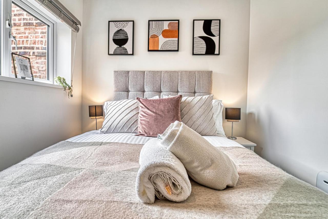 Host & Stay - Taylor Apartment وورسيستير المظهر الخارجي الصورة